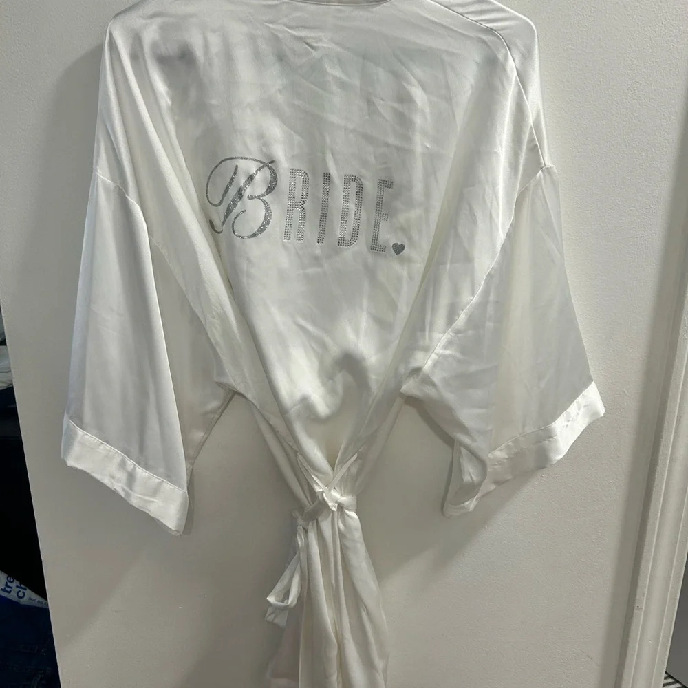 Victoria's Secret White Satin Bride Rhinestone Kimono Robe One Size